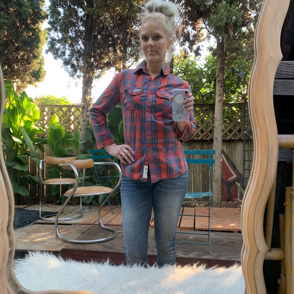 Super dry Flannel pattern button up. Worn once. - Picture 4 of 6